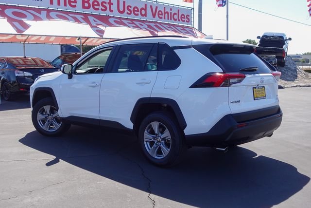 2024 Toyota RAV4 XLE - Photo 11