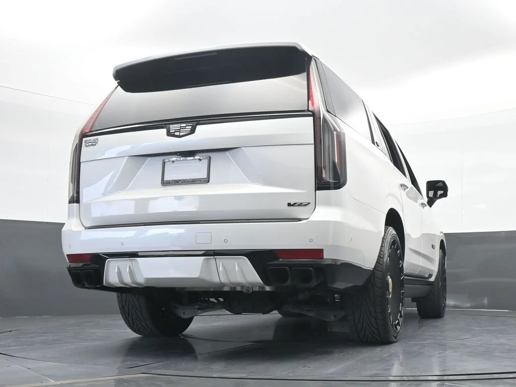 Used 2023 Crystal White Tricoat Cadillac V-Series image 89