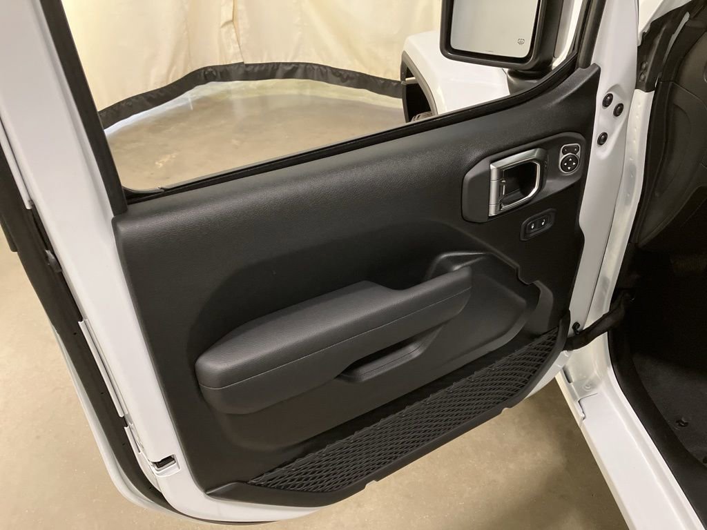 New 2026 Bright White Clear-Coat Exterior Paint Jeep 85th Anniversary image 9