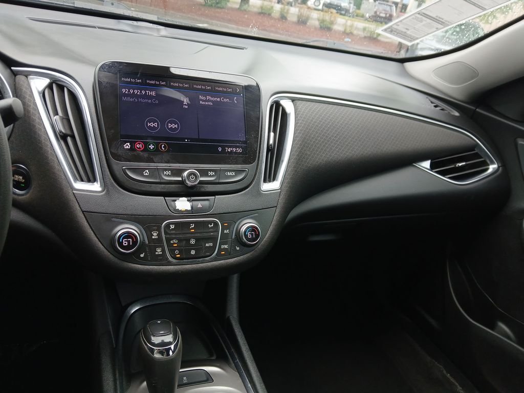 Used 2020 Gray Chevrolet LT image 18
