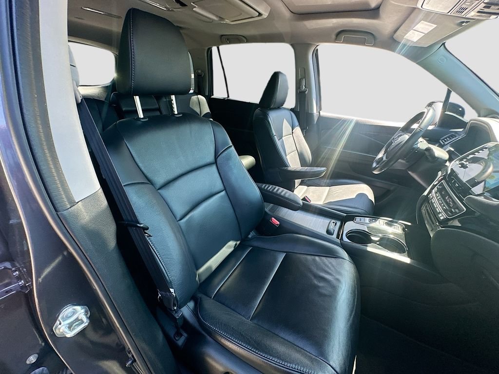 Used 2021 Gray Honda Touring 8-Passenger image 31