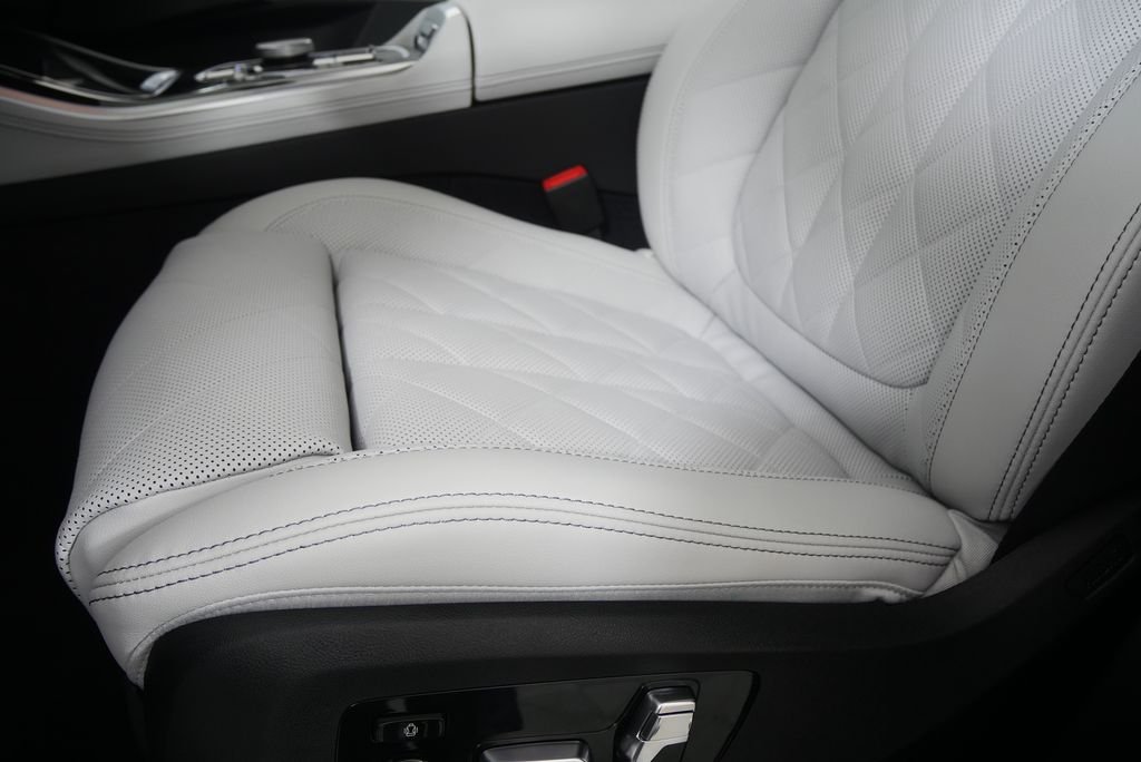 New 2026 Alpine White BMW xDrive50e image 9