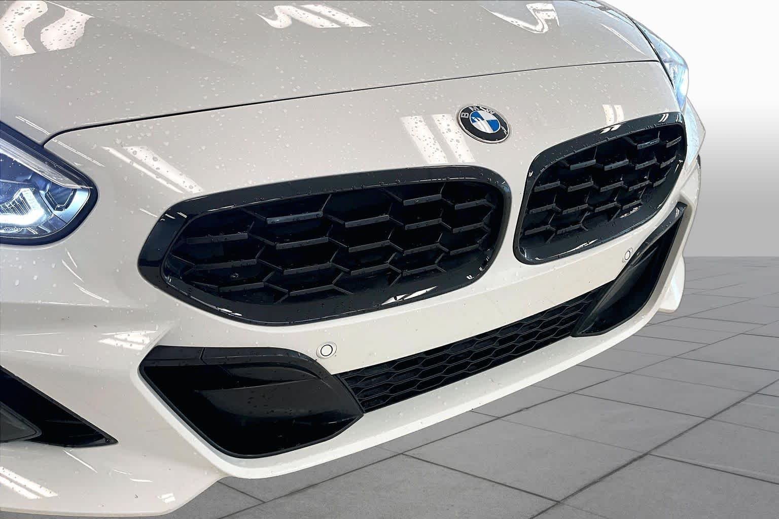 Used 2023 Alpine White BMW sDrive30i image 25