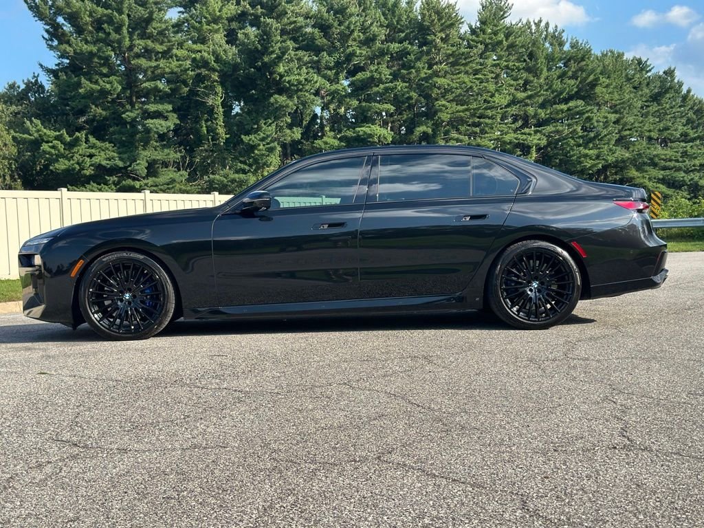 Used 2025 Black BMW 760i xDrive image 4