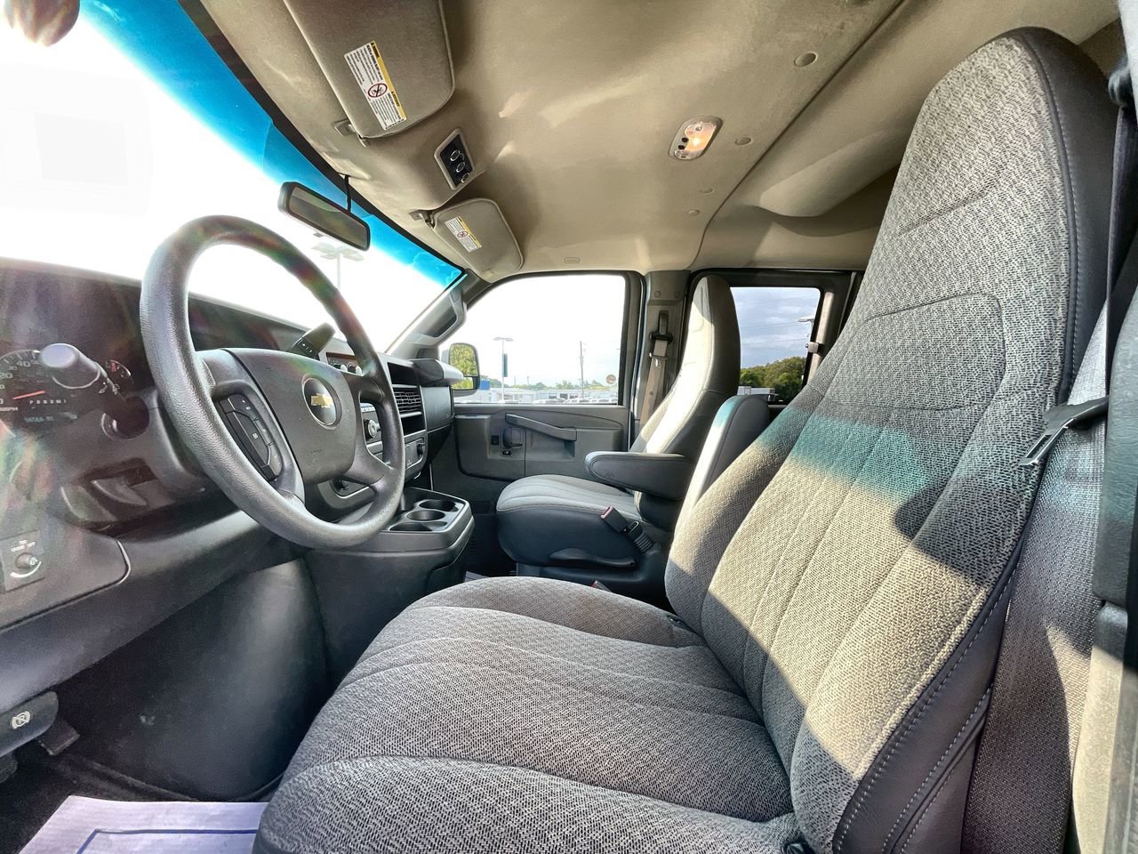 2022 Chevrolet Express Passenger LS - Photo 9