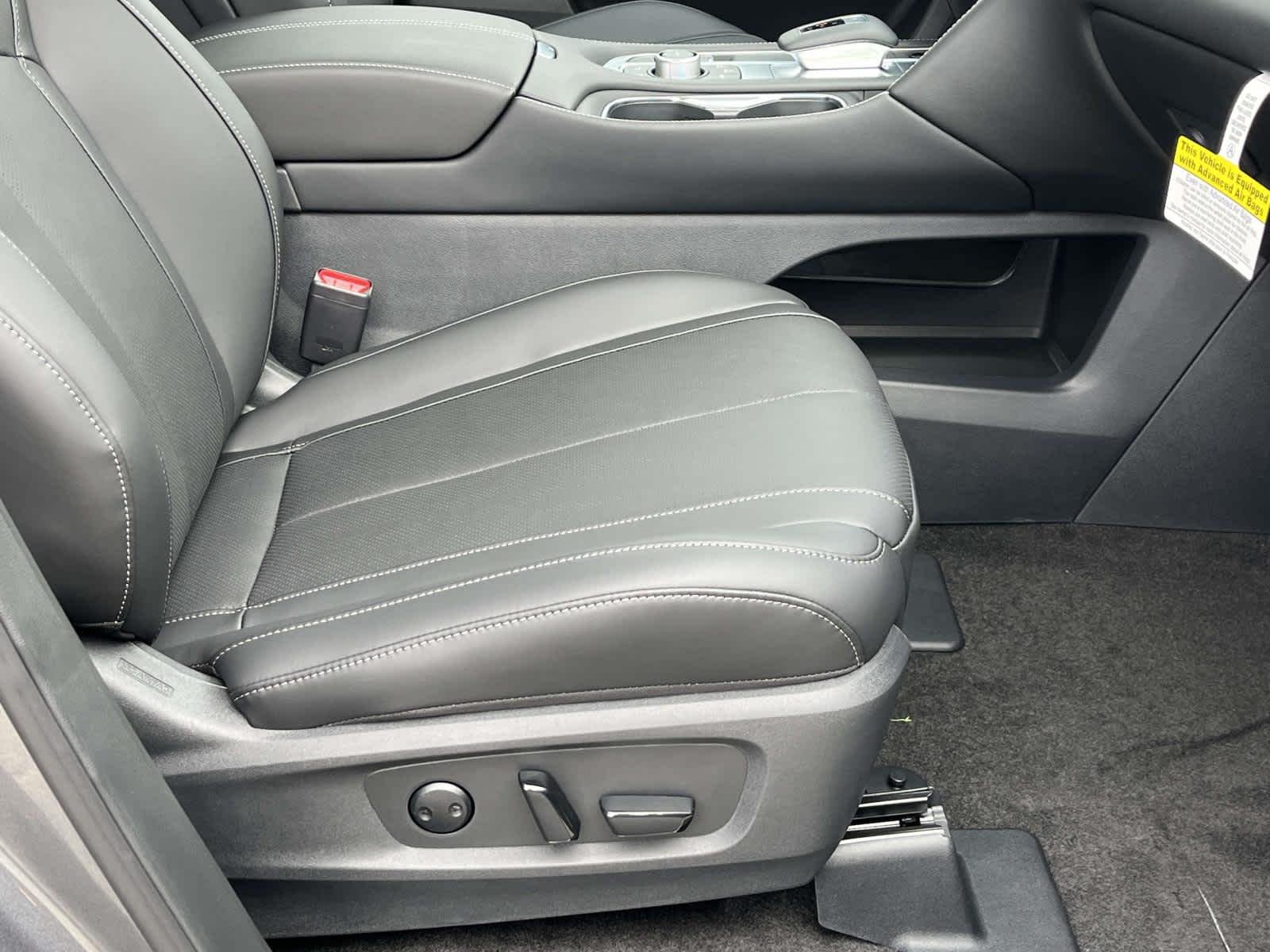 New 2027 Graphite Shadow INFINITI LUXE image 24