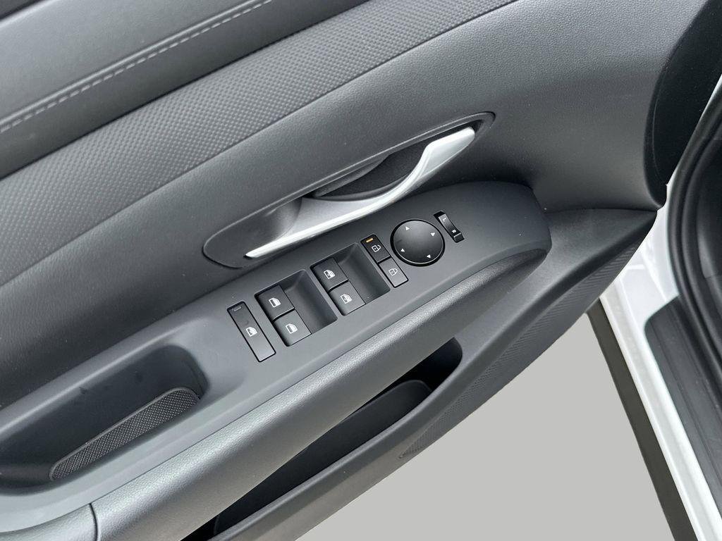 New 2026 White Pearl Hyundai SEL FWD image 15