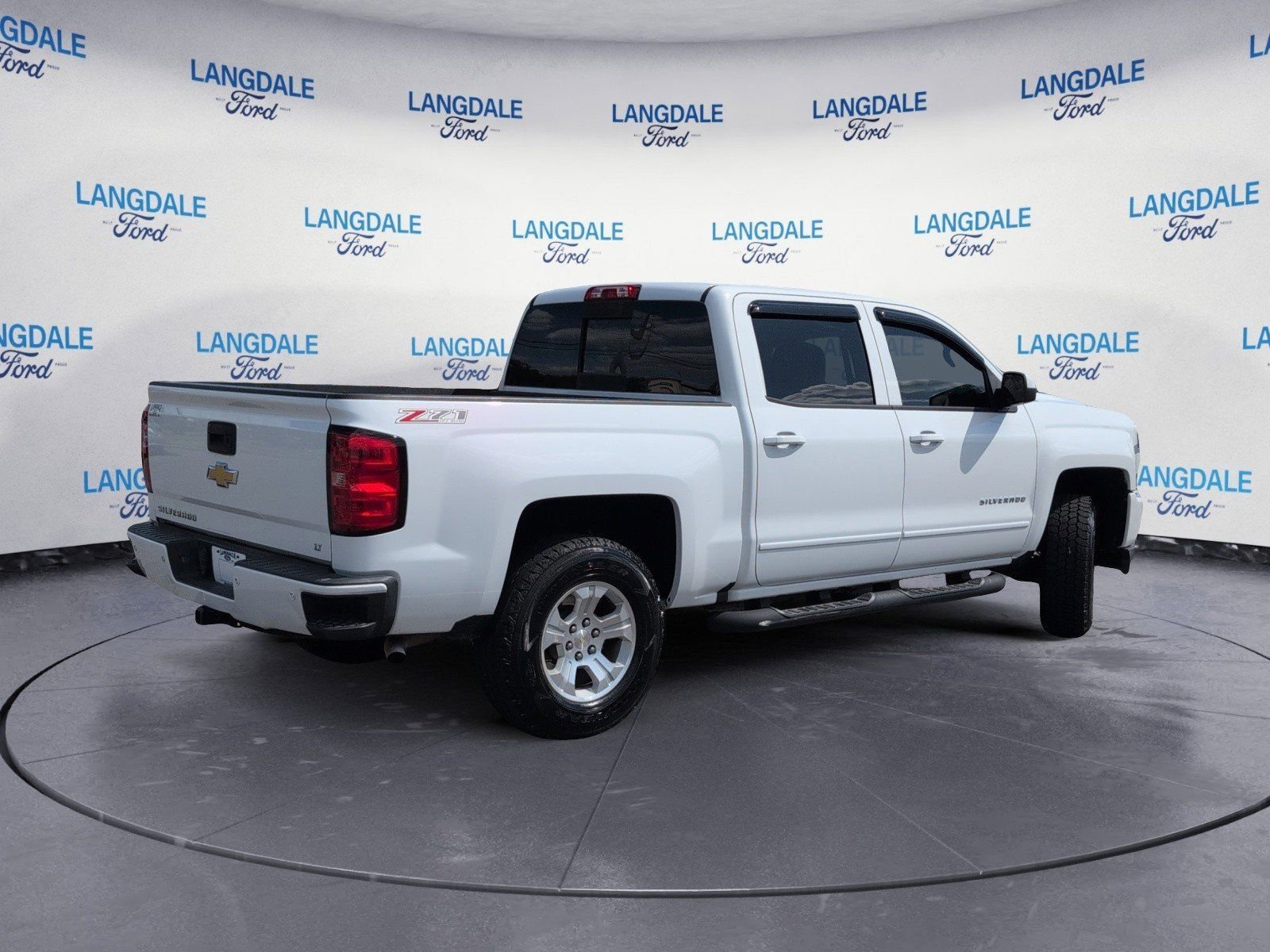 Used 2017 Summit White Chevrolet LT image 3