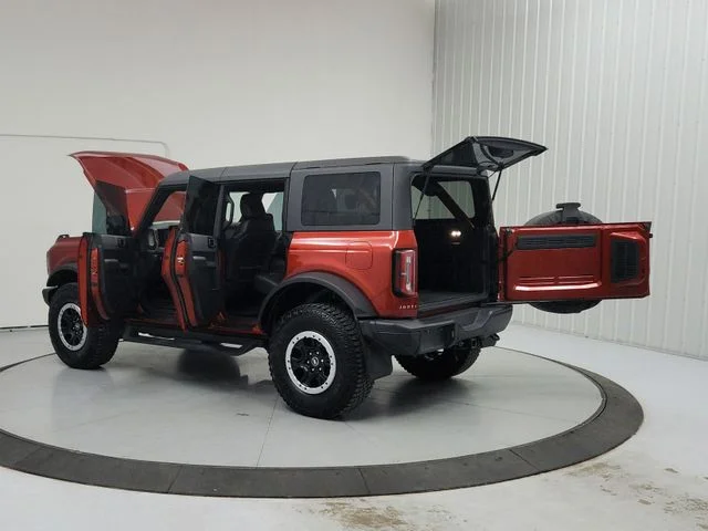 Used 2023 Red Ford Badlands image 13