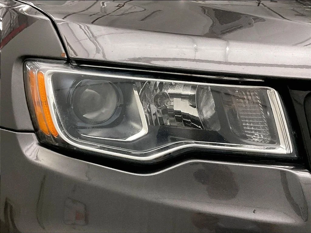 Used 2020 Gray Jeep Limited image 32