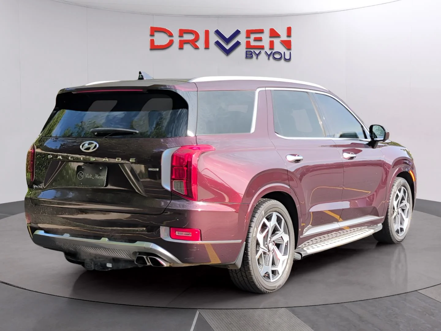 Used 2022 Sierra Burgundy Hyundai Calligraphy image 5