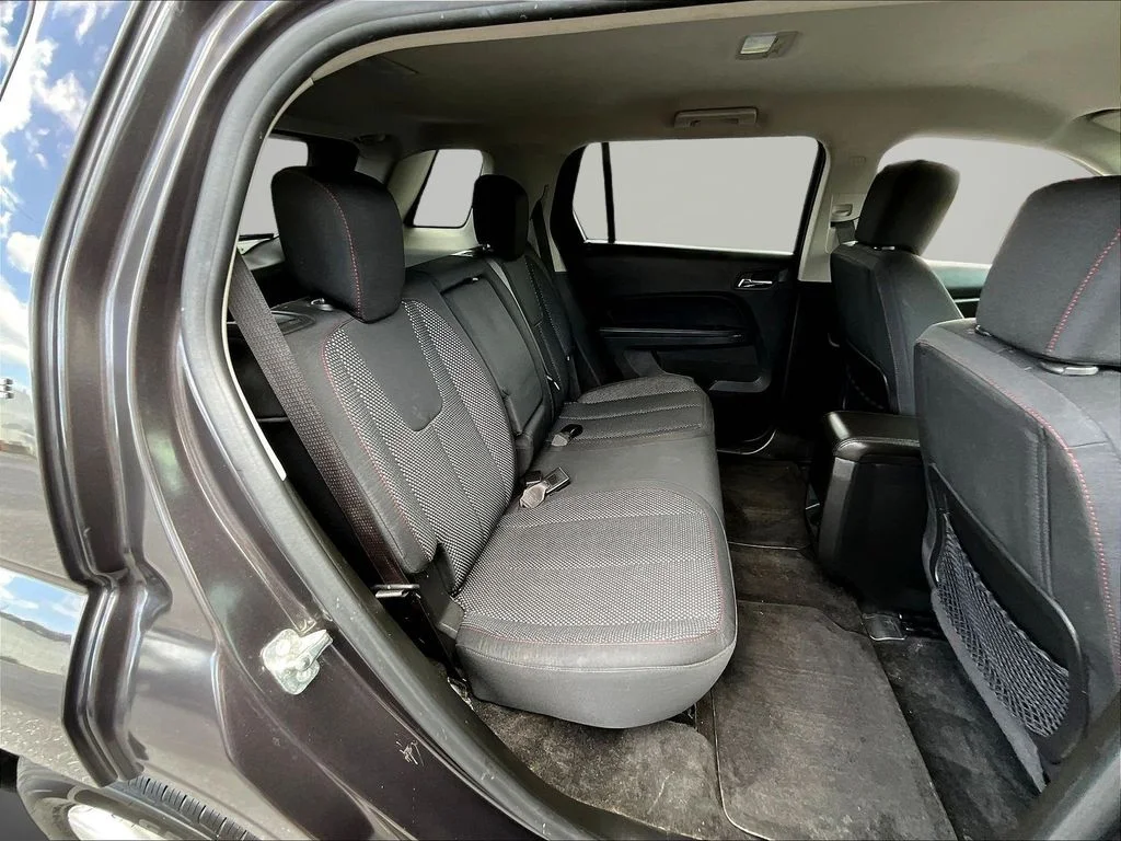 Used 2016 Silver GMC SLE-2 image 23