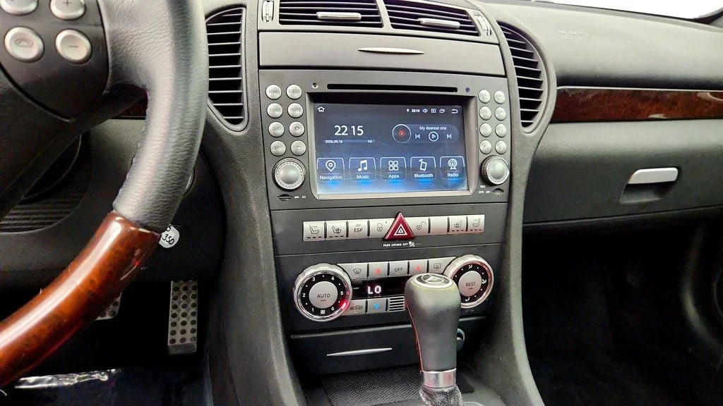 Used 2005 Iridium Silver Metallic Mercedes-Benz SLK350 Roadster 3.5L w/ Driver Adaptive Transmission & Wood Trim image 17
