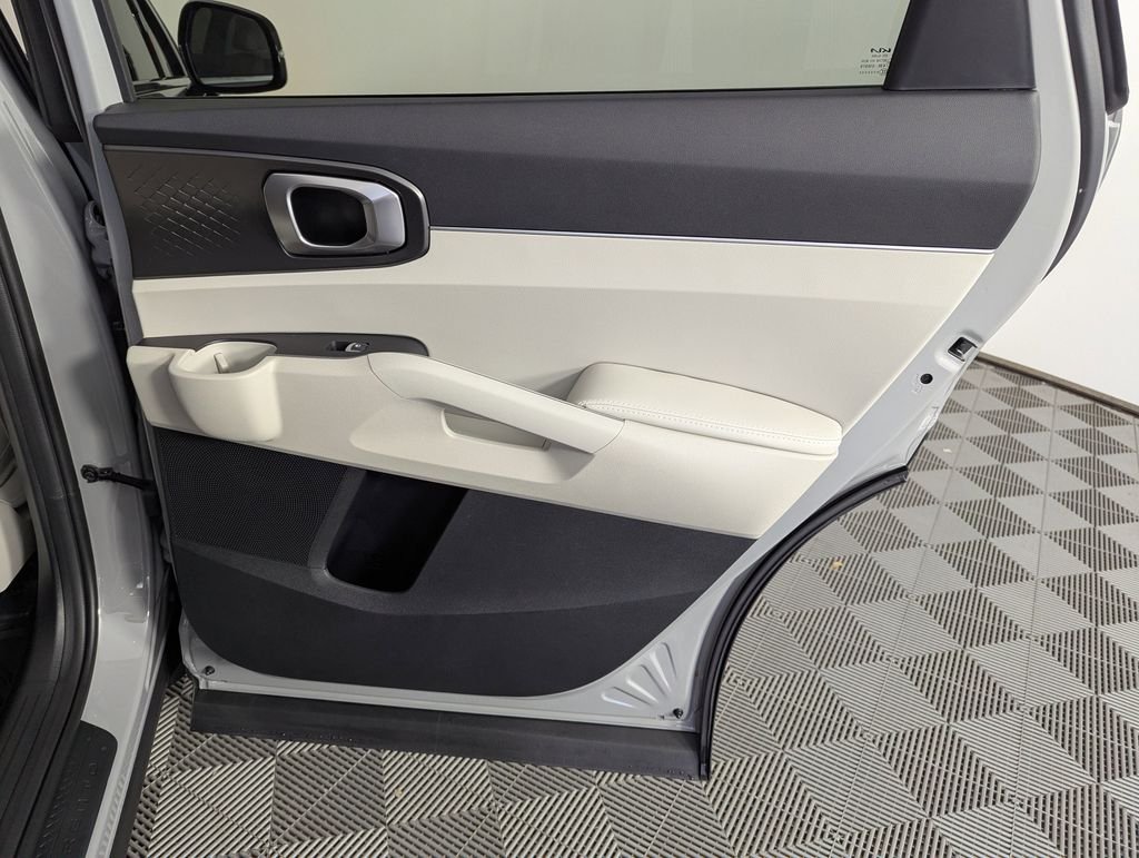 New 2026 Wolf Gray Kia S image 31