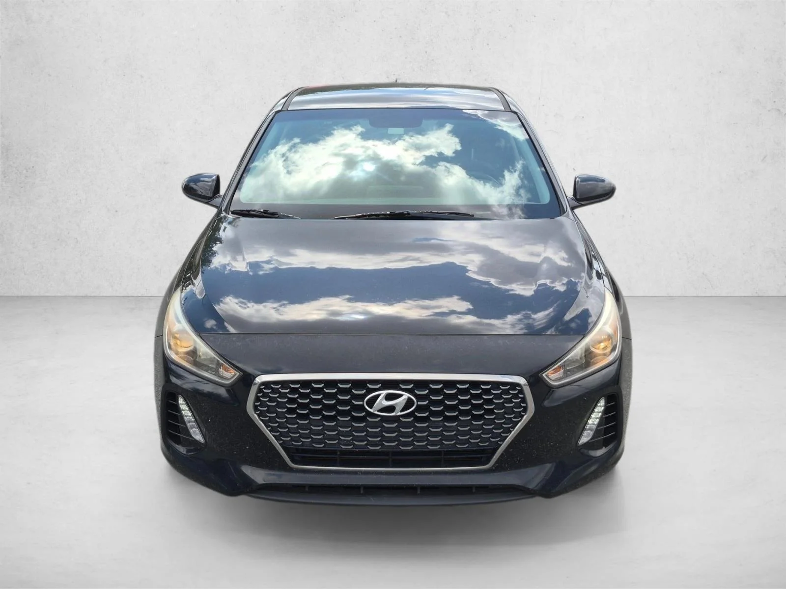Used 2018 Black Noir Pearl Hyundai  image 2