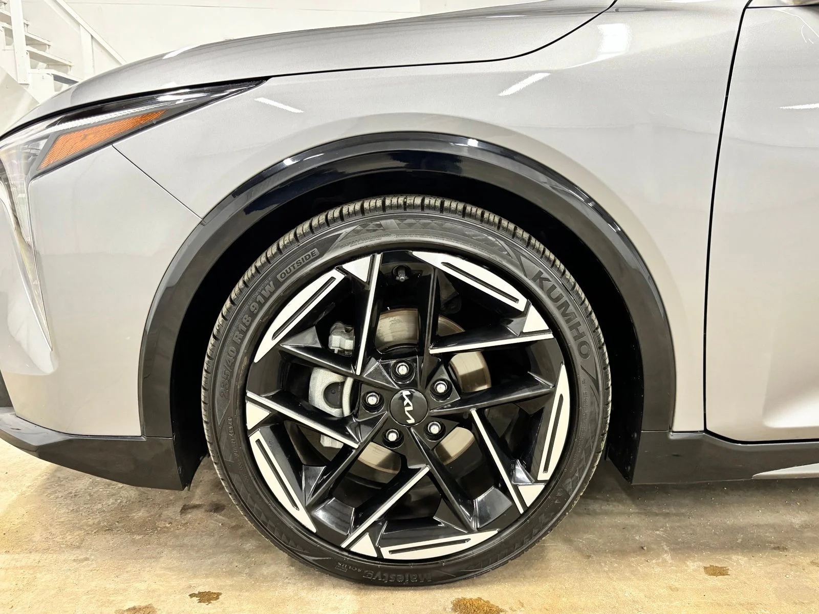 Used 2025 Gray Kia GT-Line image 9