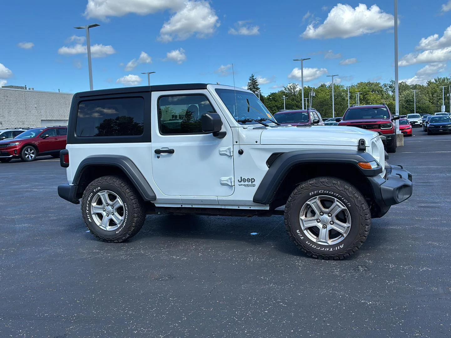 Used 2018 Bright White Clearcoat Jeep Sport S image 24