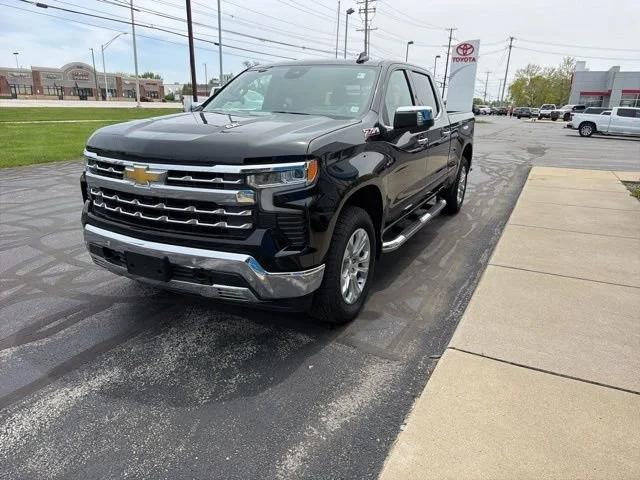 2025 Chevrolet Silverado 1500 LTZ - Photo 6