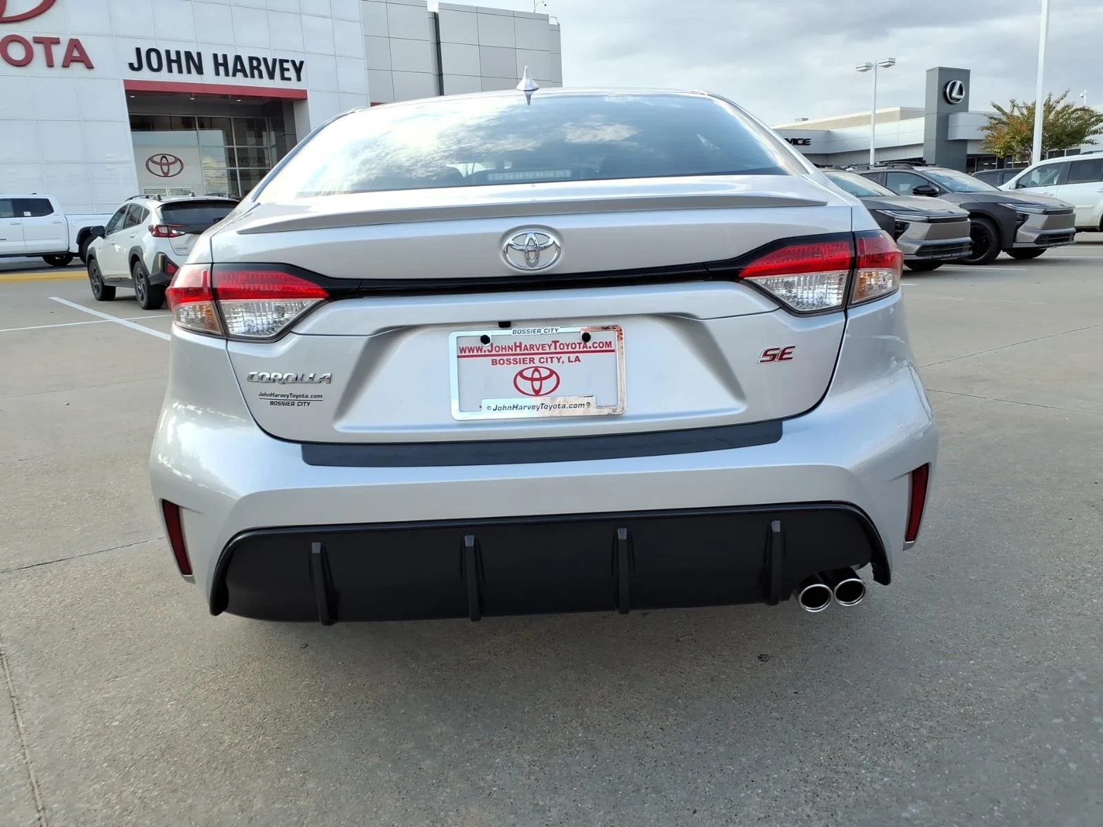 Certified Used 2025 Classic Silver Metallic Toyota SE image 3