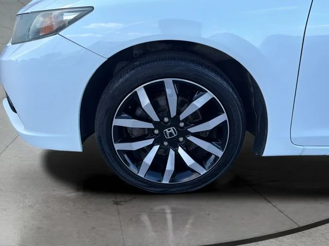 Used 2014 White Honda EX-L image 30