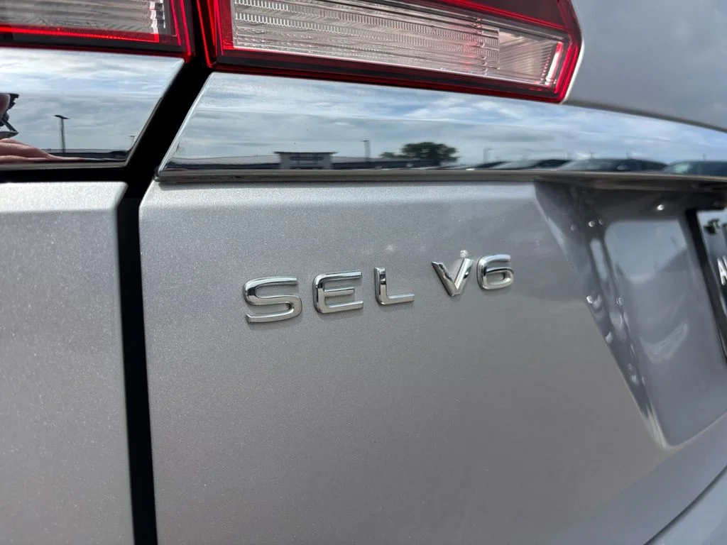 Used 2021 Silver Volkswagen SEL Premium image 53