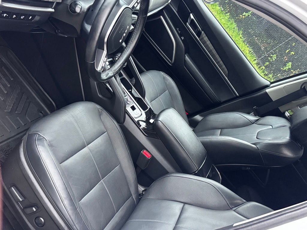 Used 2023 White Kia EX image 13