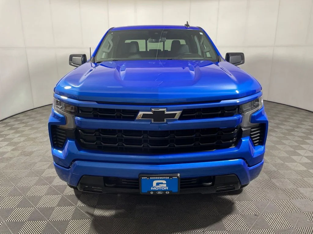 Used 2025 Blue Chevrolet RST image 3