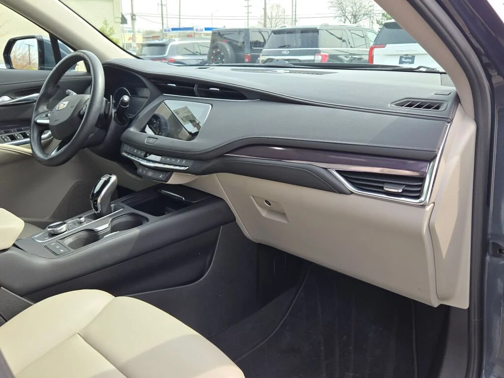 Used 2021 Gray Cadillac Luxury image 8
