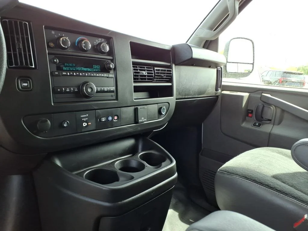 Used 2024 Summit White Chevrolet WT image 10