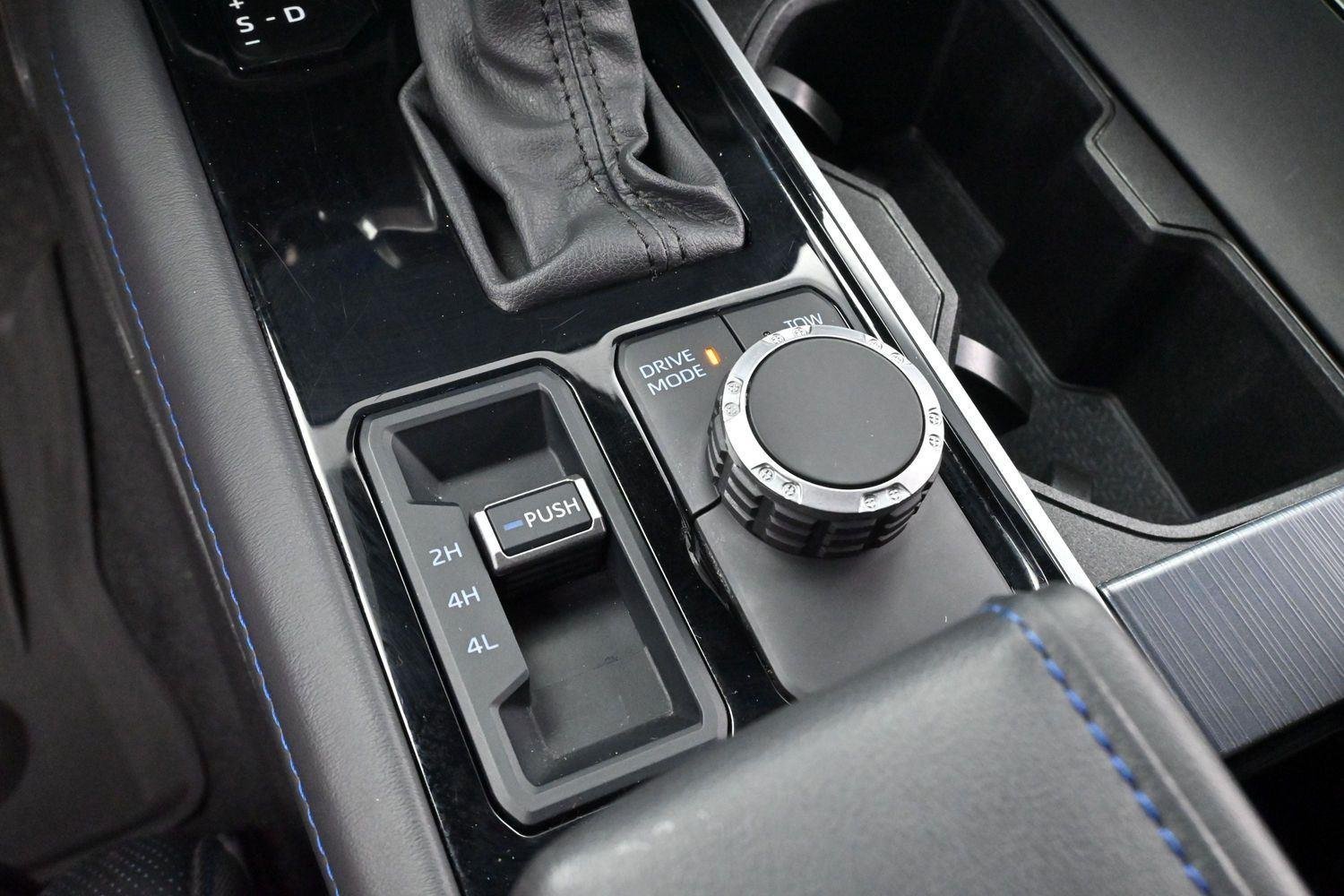 Used 2024  Toyota Platinum Hybrid image 20