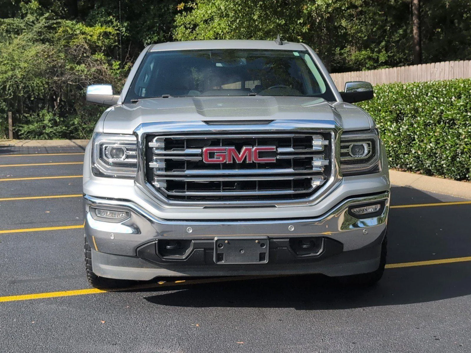 Used 2018 Quicksilver Metallic GMC SLT image 10