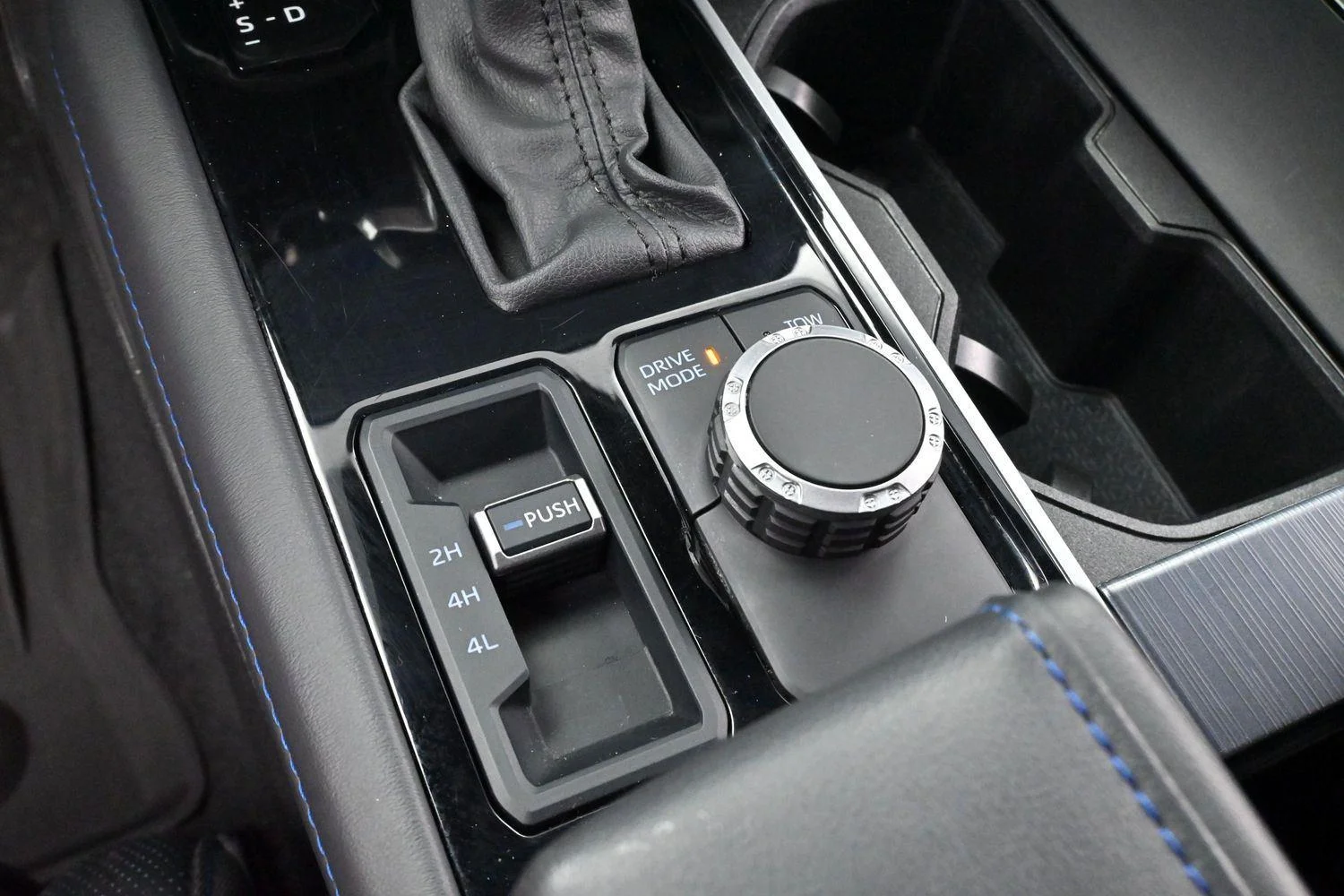 Used 2024  Toyota Platinum Hybrid image 20