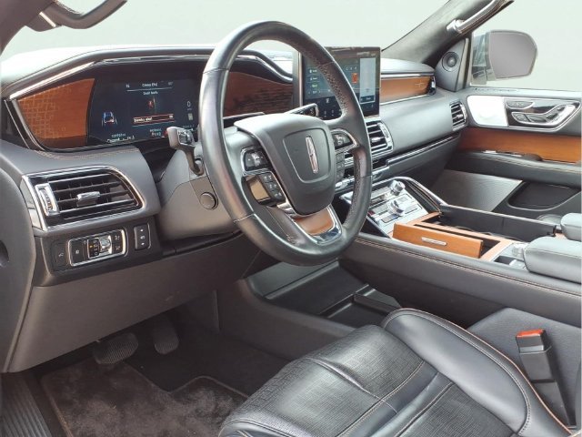 Used 2024 White Lincoln Black Label L image 8