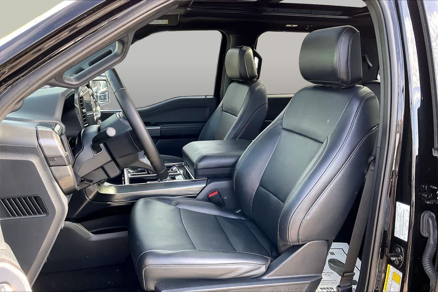 Used 2023 Agate Black Metallic Ford XLT image 8