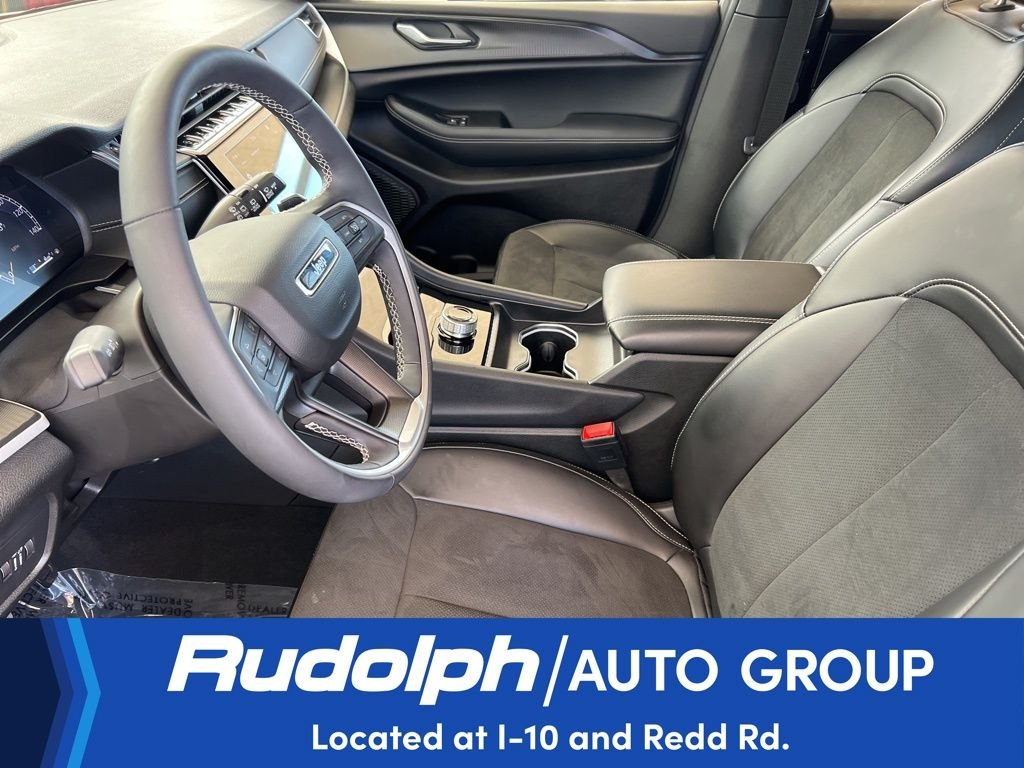 Used 2025 Silver Jeep Altitude image 11