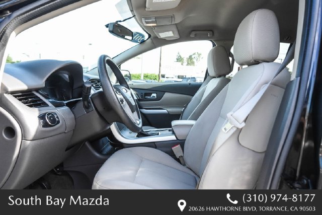 Used 2013 Black Ford SE image 16