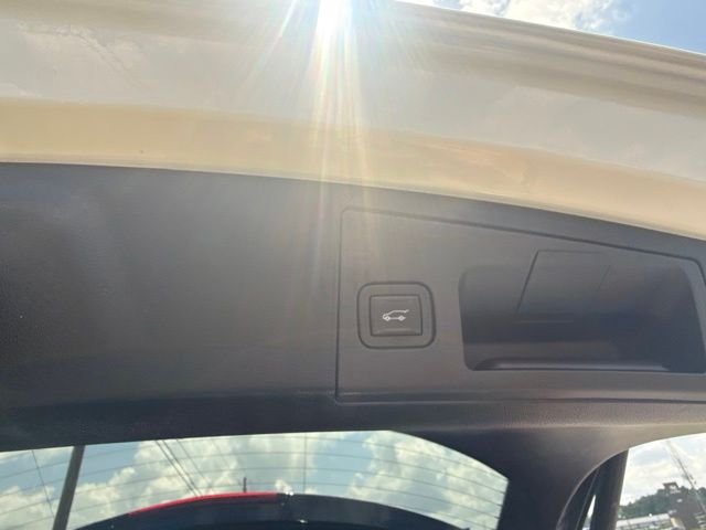 Used 2019 White Cadillac Premium Luxury image 9