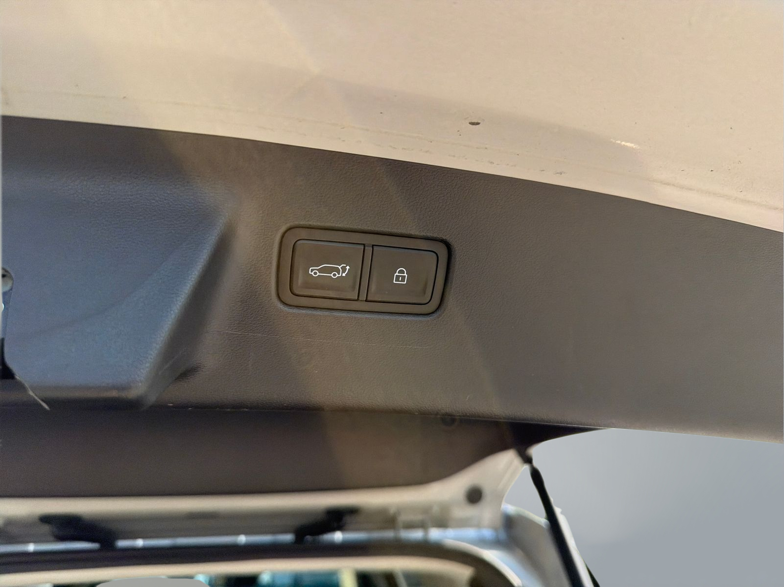 Used 2024 Silver Hyundai SE image 36