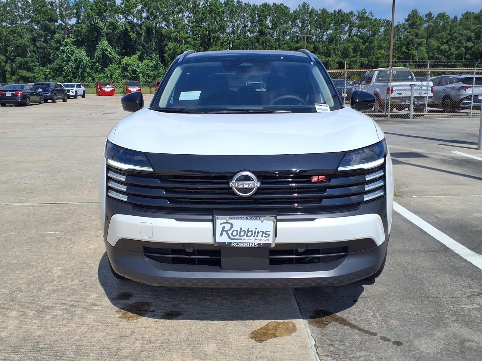 New 2026 Aspen White TriCoat / Super Black Two-tone Nissan SR image 4