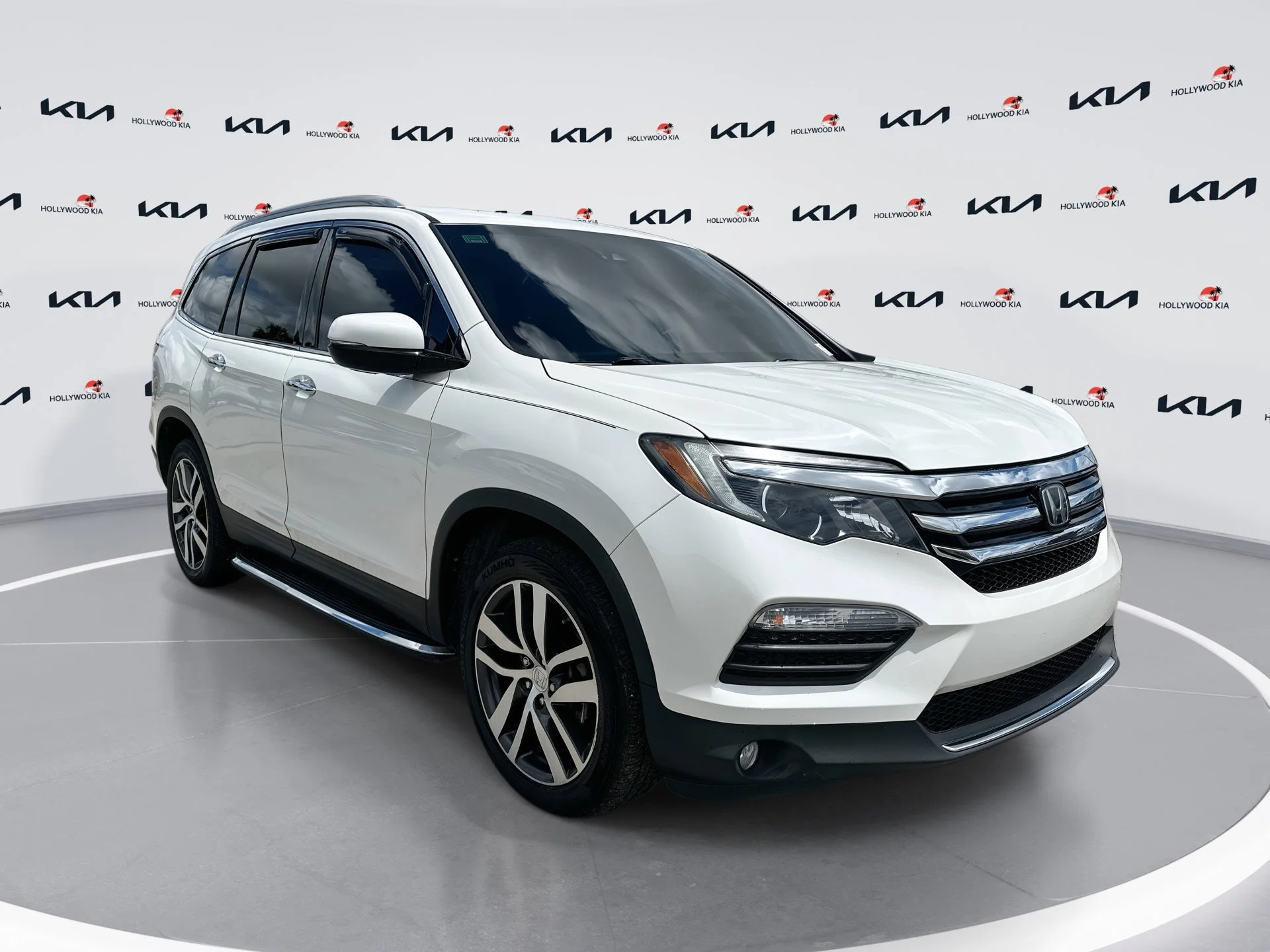 2018 Honda Pilot 4WD Elite's photo
