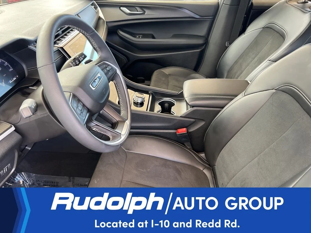 Used 2025 Silver Jeep Altitude image 11