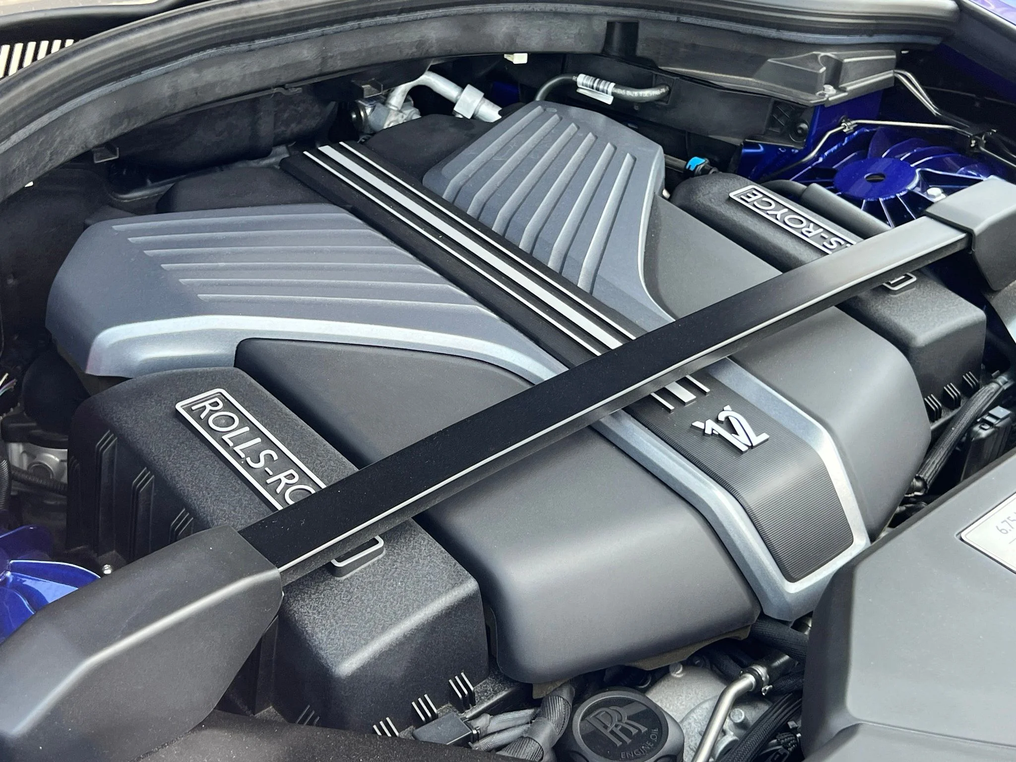 Used 2024 Blue Rolls-Royce Black Badge image 47