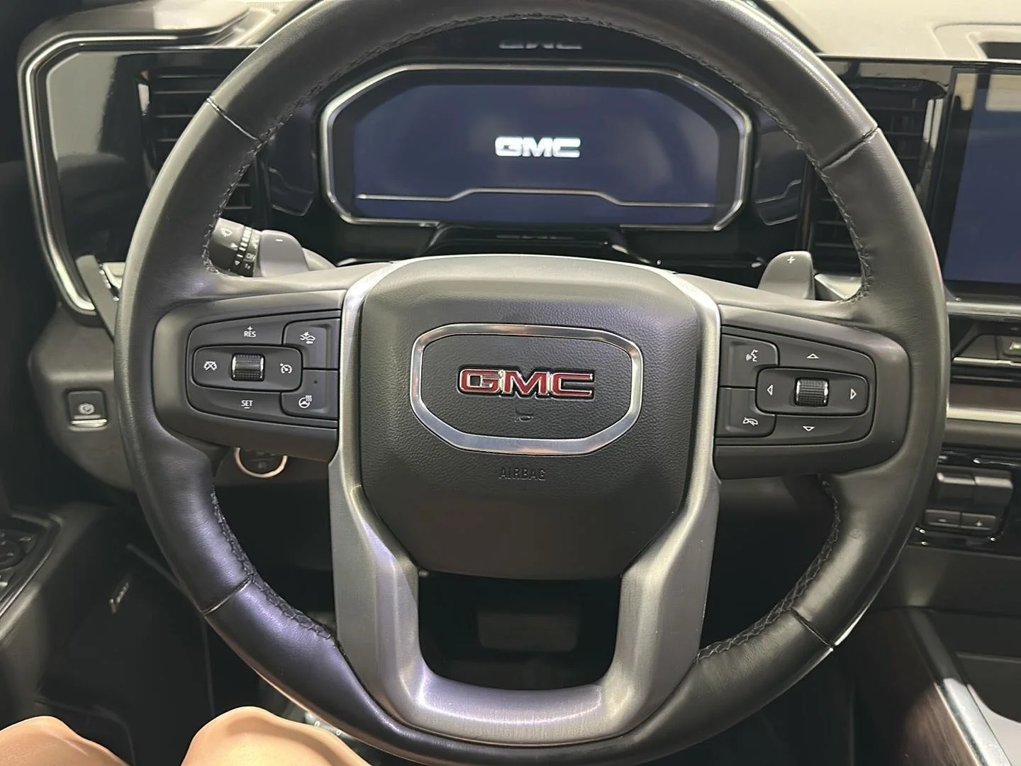 Used 2024 Summit White GMC SLT image 9