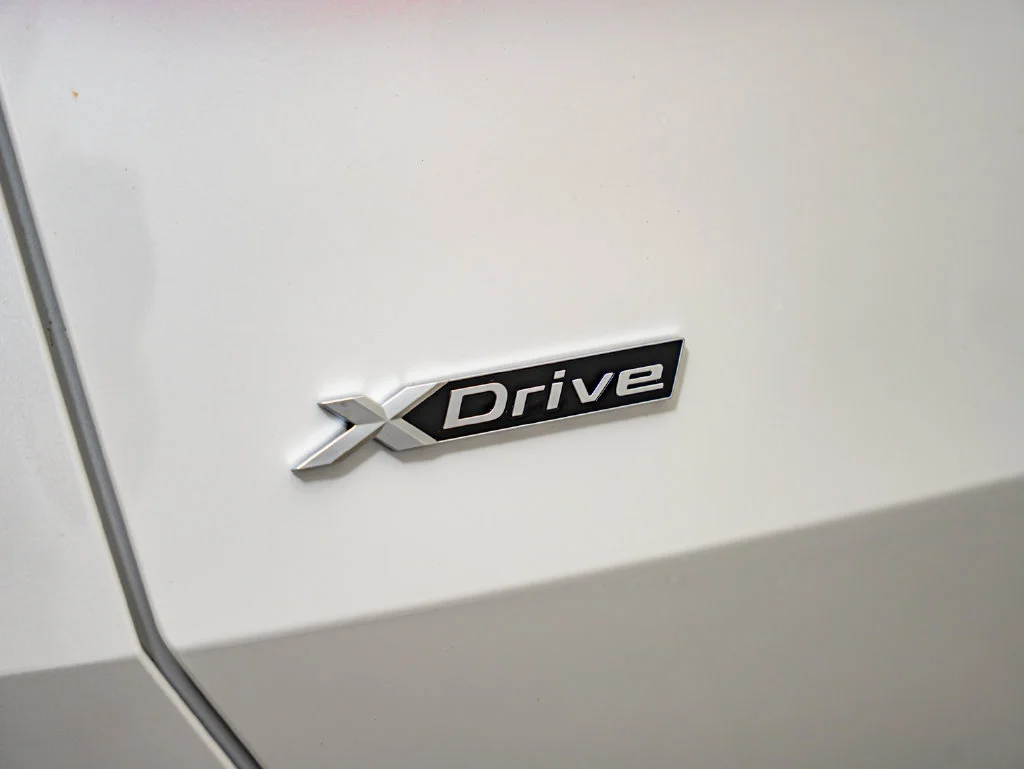 New 2026 Mineral White Metallic BMW 30 xDrive image 16