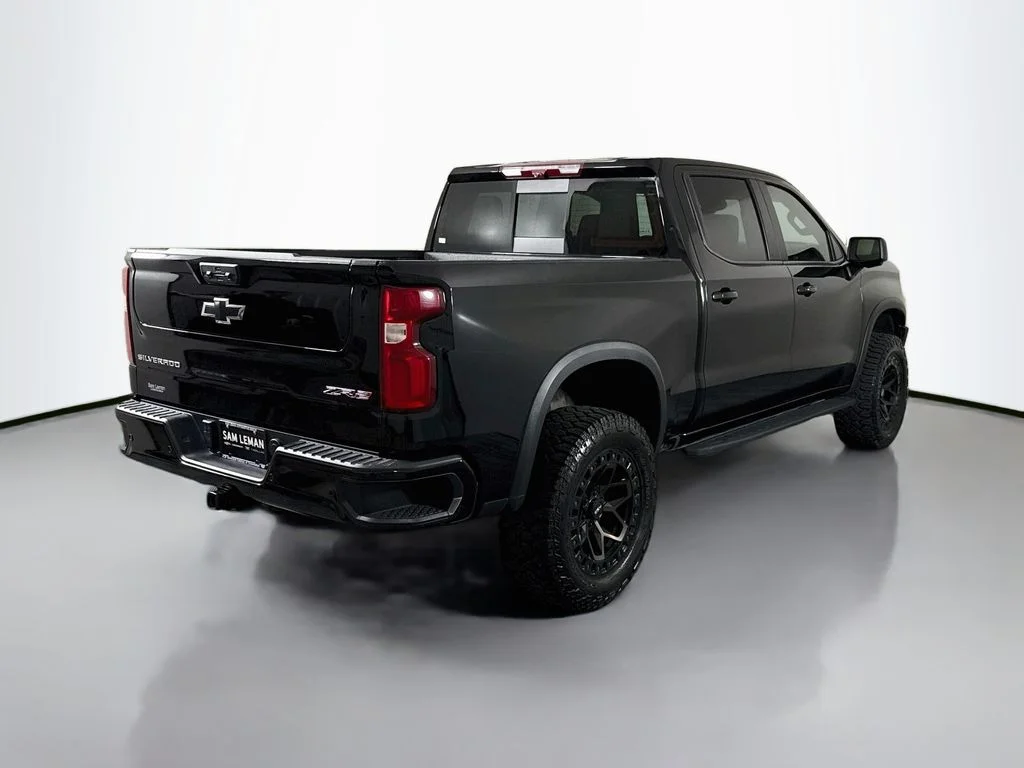 Used 2025 Black Chevrolet ZR2 image 7