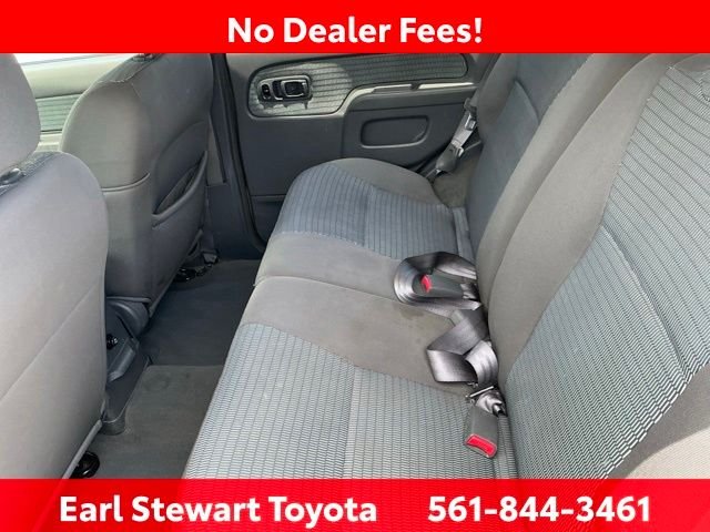 Used 2004 Silver Nissan SE image 17