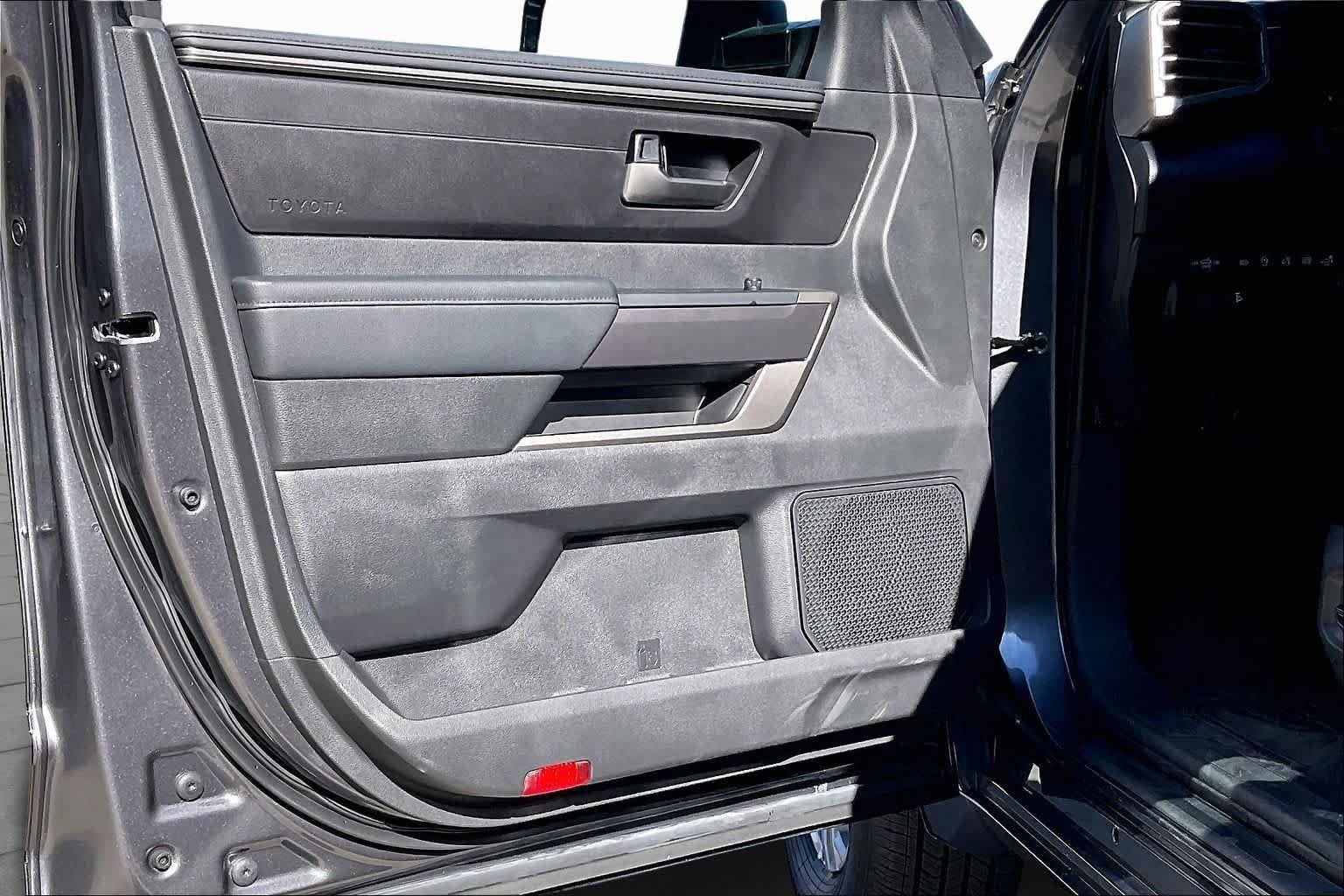 2026 Toyota Tundra SR5 - Photo 10