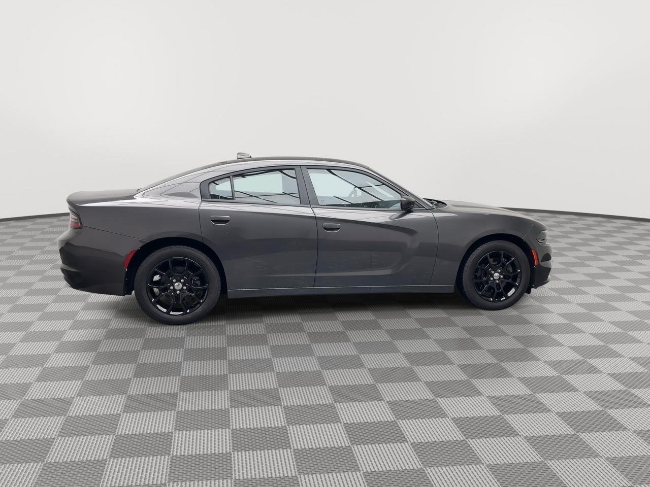 Used 2017 Granite Pearlcoat Dodge SXT image 34