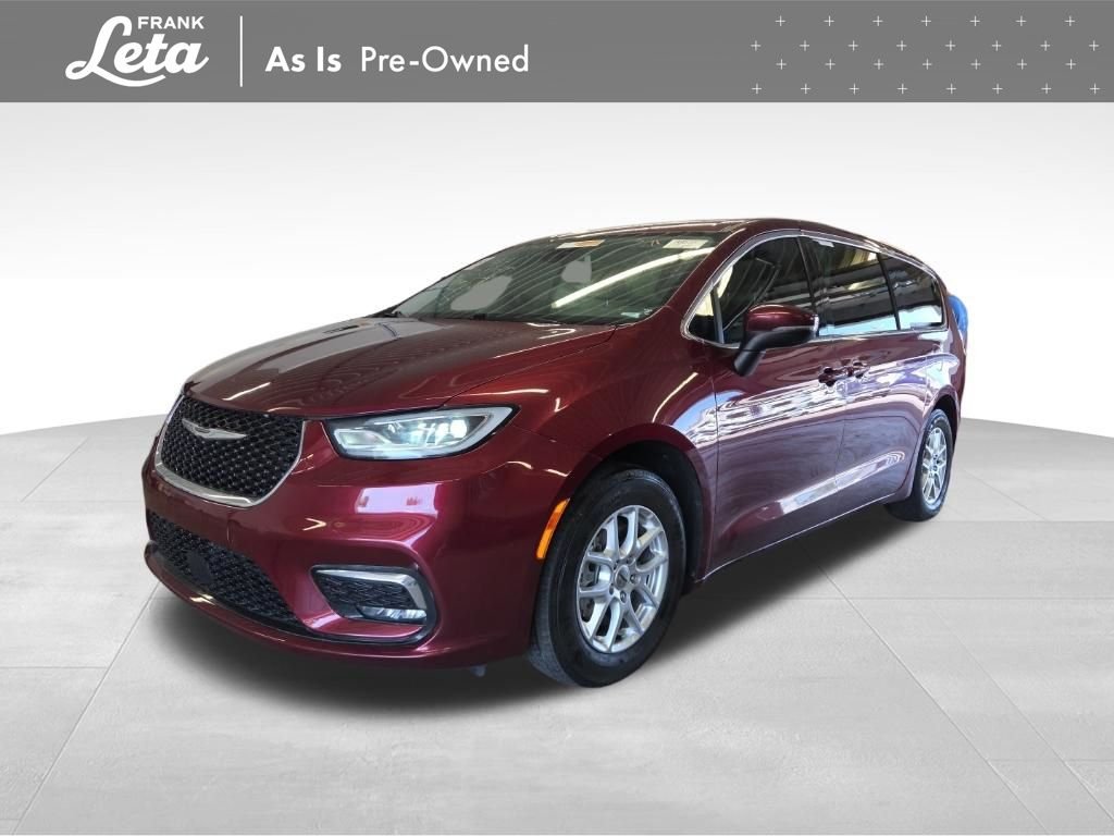 2023 Chrysler Pacifica Touring L's photo