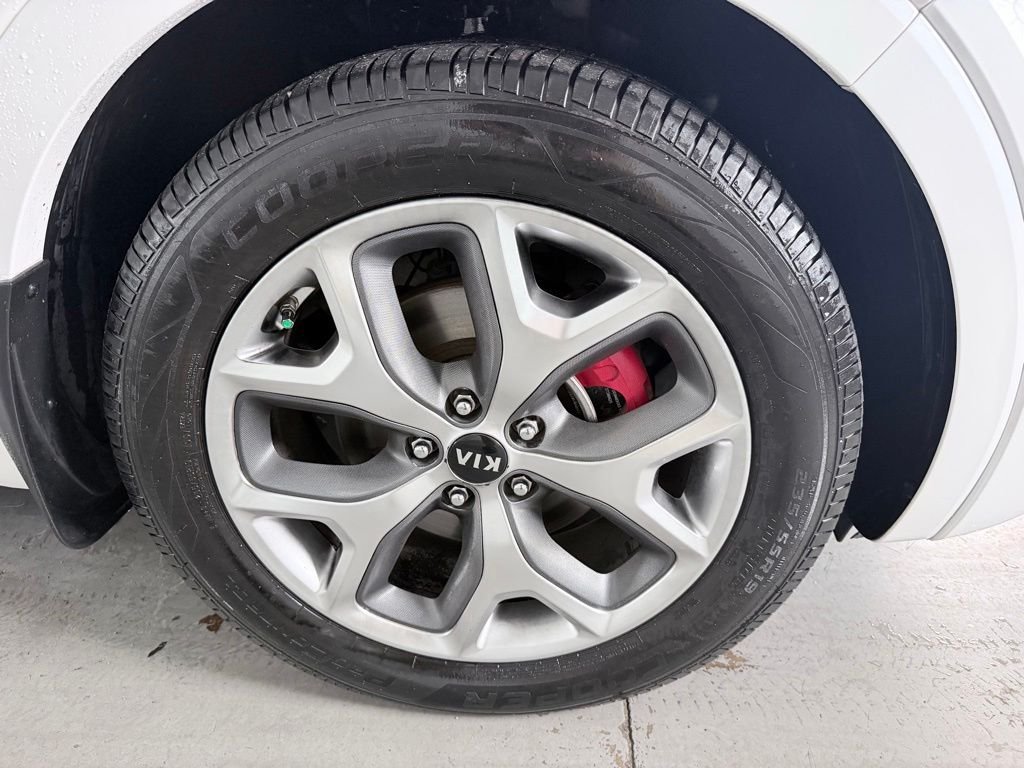 Used 2019 White Kia SX image 4